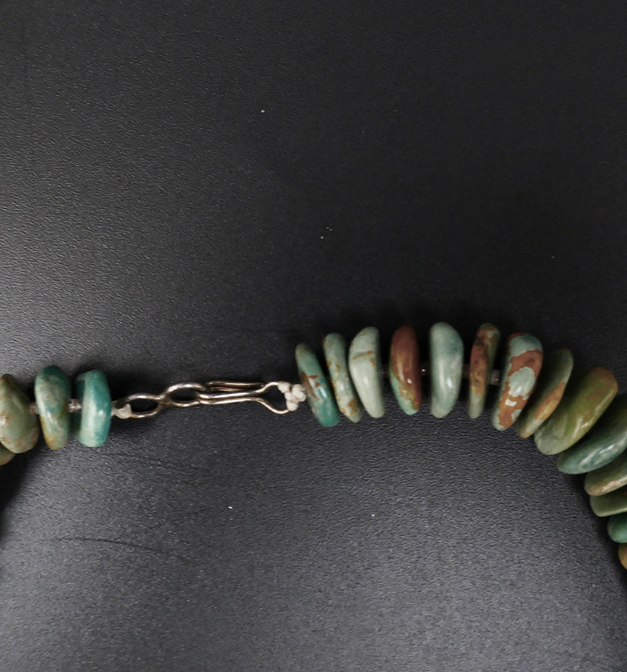 Native American Jewelry Kewa - Santo Domingo - green turquoise tab necklace