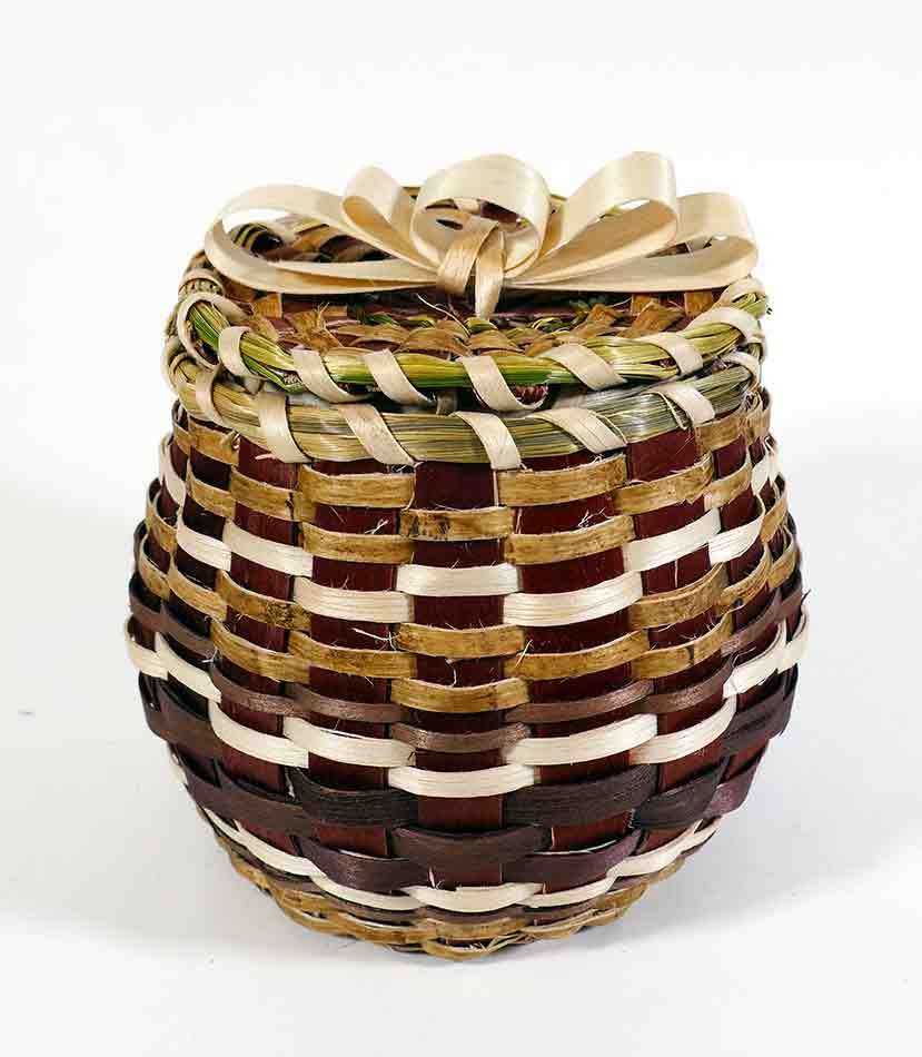 Wabanaki Pasamaquoddy Lydia Soctomah Ash and Sweetgrass Basket