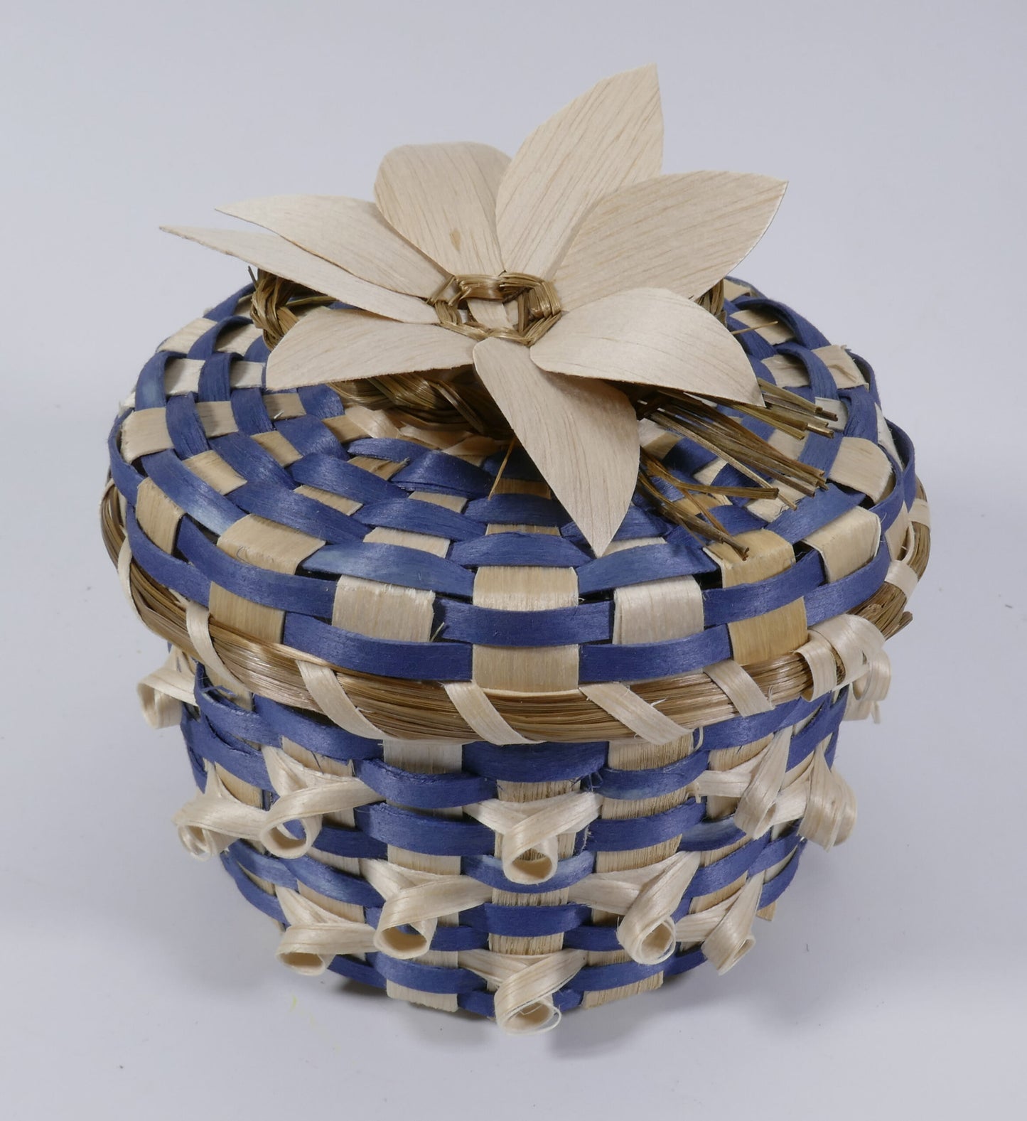 Wabanaki Pasamaquoddy Dolly Barnes Flower Basket 2